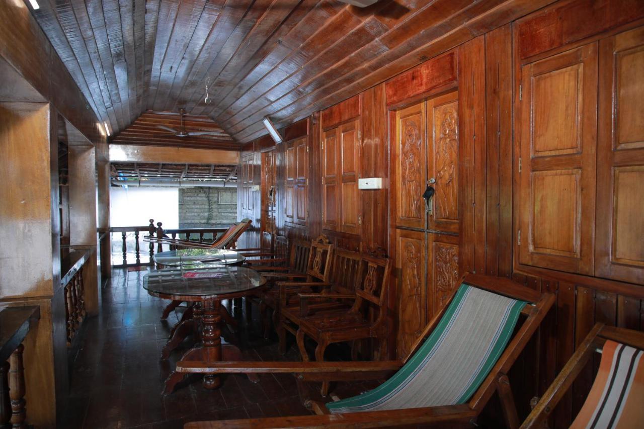 Malayalam Lake Resort Alappuzha Exterior photo