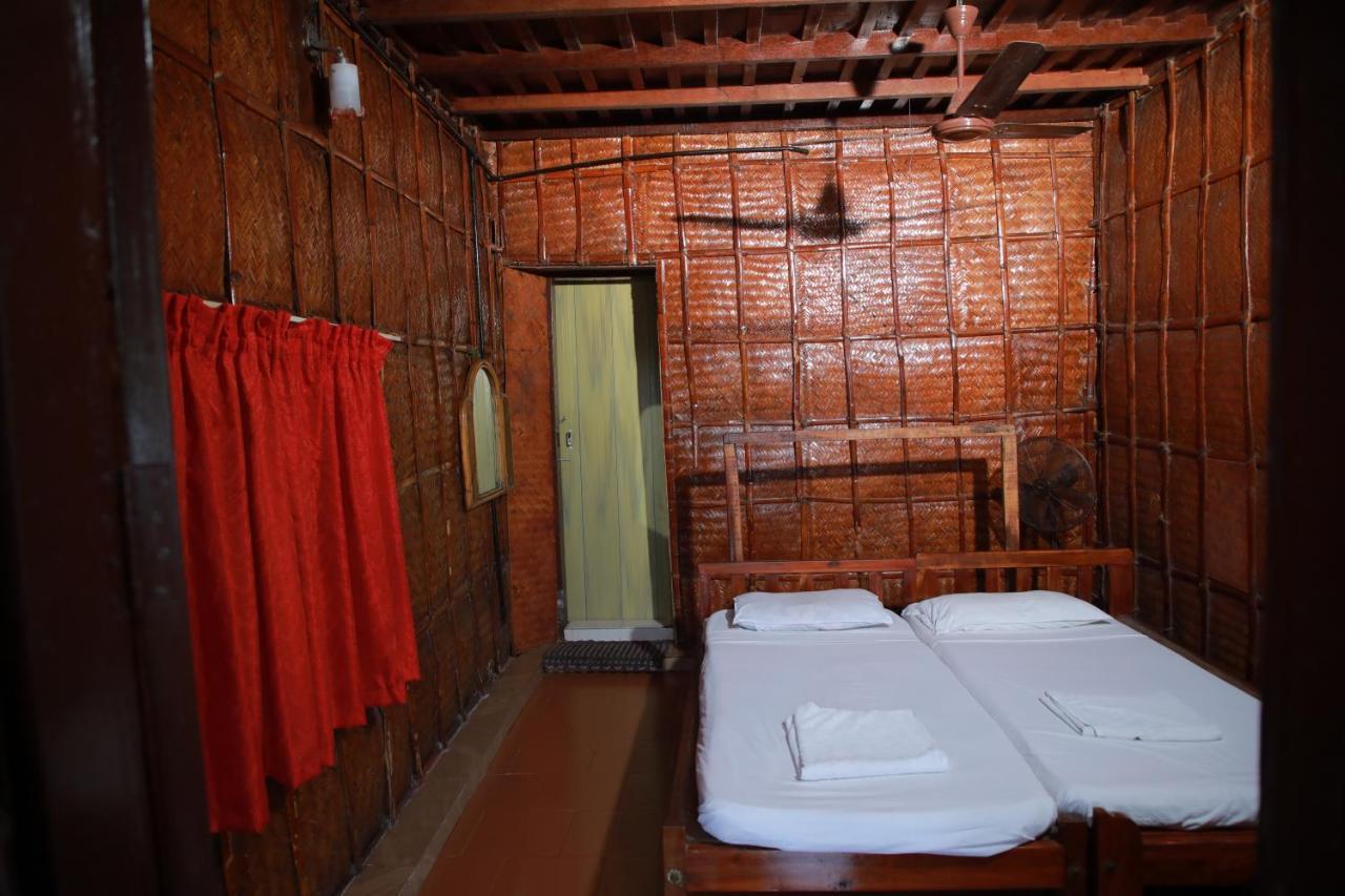 Malayalam Lake Resort Alappuzha Exterior photo