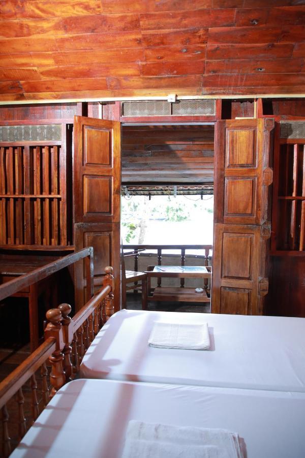 Malayalam Lake Resort Alappuzha Exterior photo