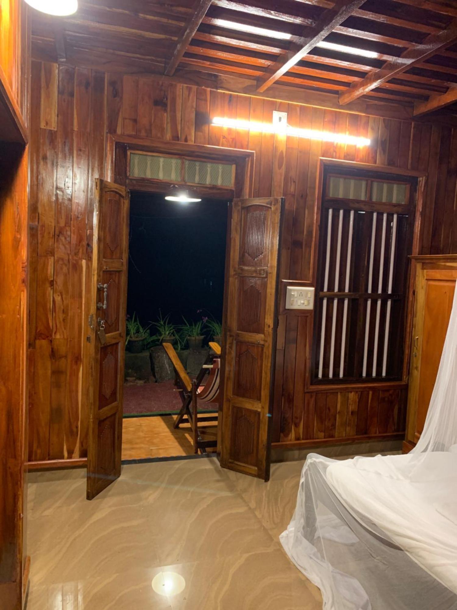 Malayalam Lake Resort Alappuzha Exterior photo